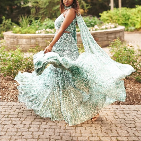 Floral Green & White Skirt (Lehenga) Rent due Taking best offers immediately! - Picture 5 of 9